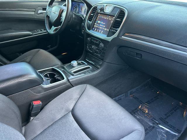 Used 2022 Chrysler 300 Touring w/ Sport Appearance Package RWD image 14