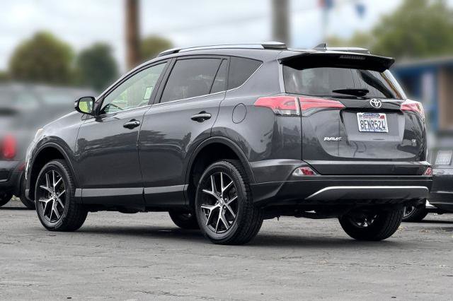 Used 2018 Toyota RAV4 SE w/ Power Extra Value Package FWD image 31