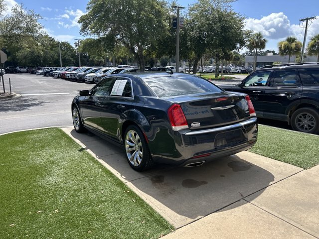 Used 2019 Chrysler 300 Touring L w/ Quick Order Package 22F RWD image 7
