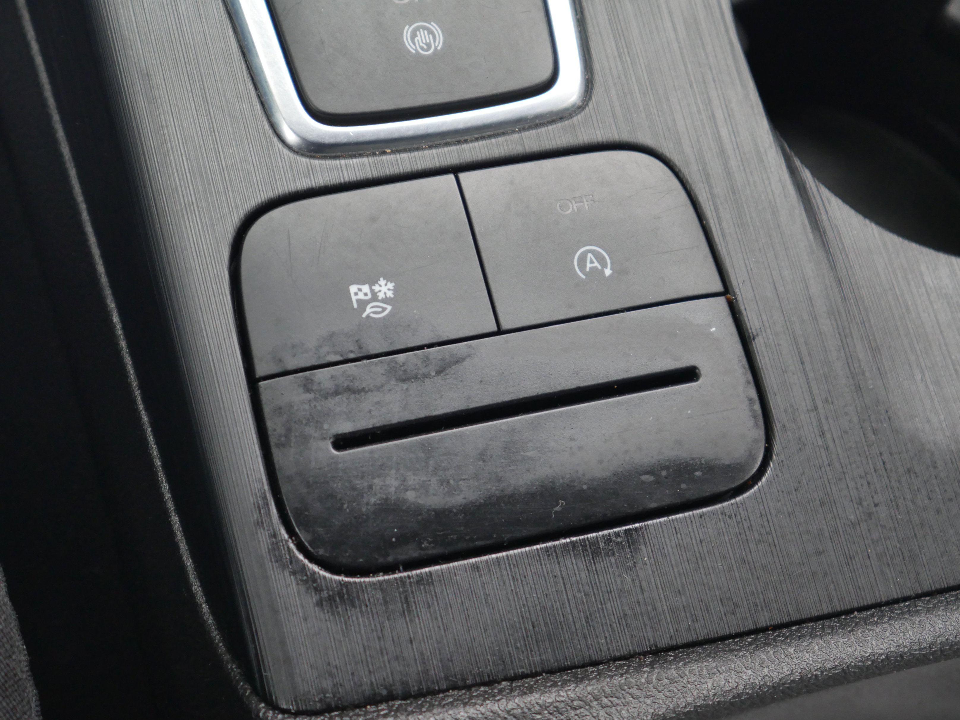 Certified 2025 Ford Escape Active AWD/4WD image 17