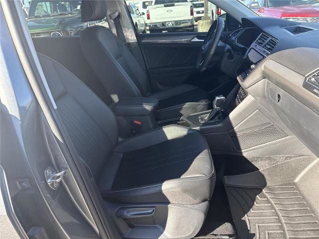 Used 2023 Volkswagen Tiguan SE image 18