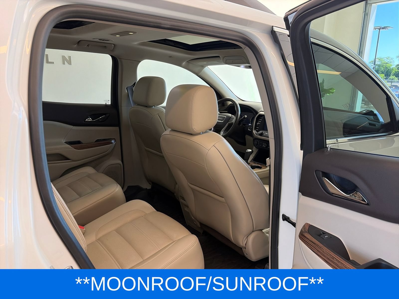 Used 2019 GMC Acadia Denali AWD/4WD image 9