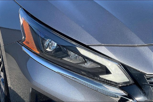 Used 2025 Nissan Altima 2.5 SV FWD image 31
