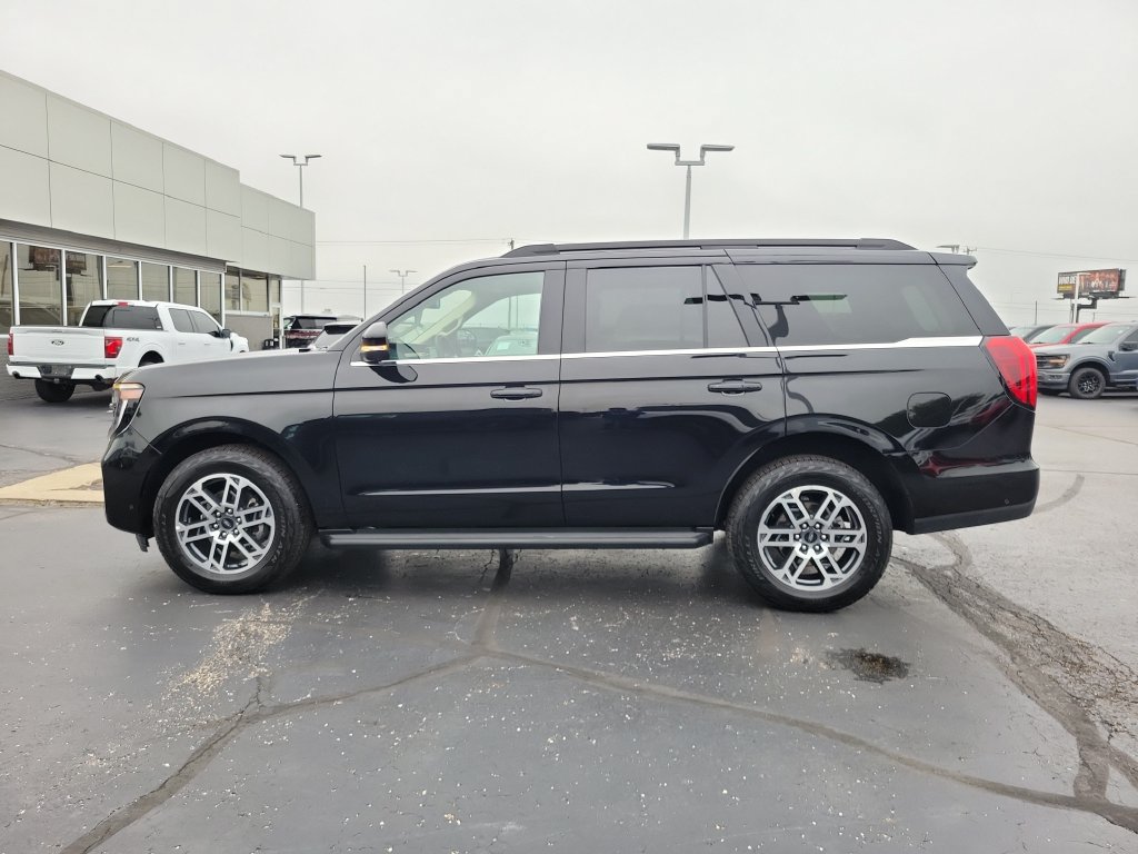 Certified 2025 Ford Expedition Active AWD/4WD image 7