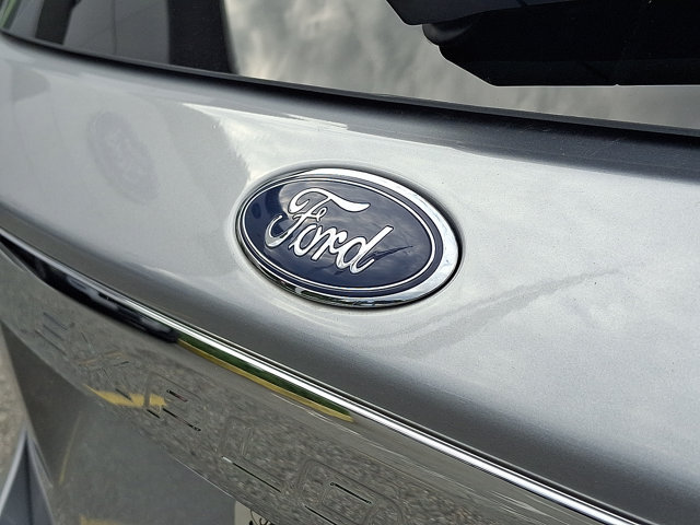 Certified 2023 Ford Explorer XLT w/ Equipment Group 202A AWD/4WD image 16