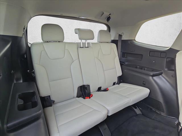 Used 2025 Kia Telluride S FWD image 19