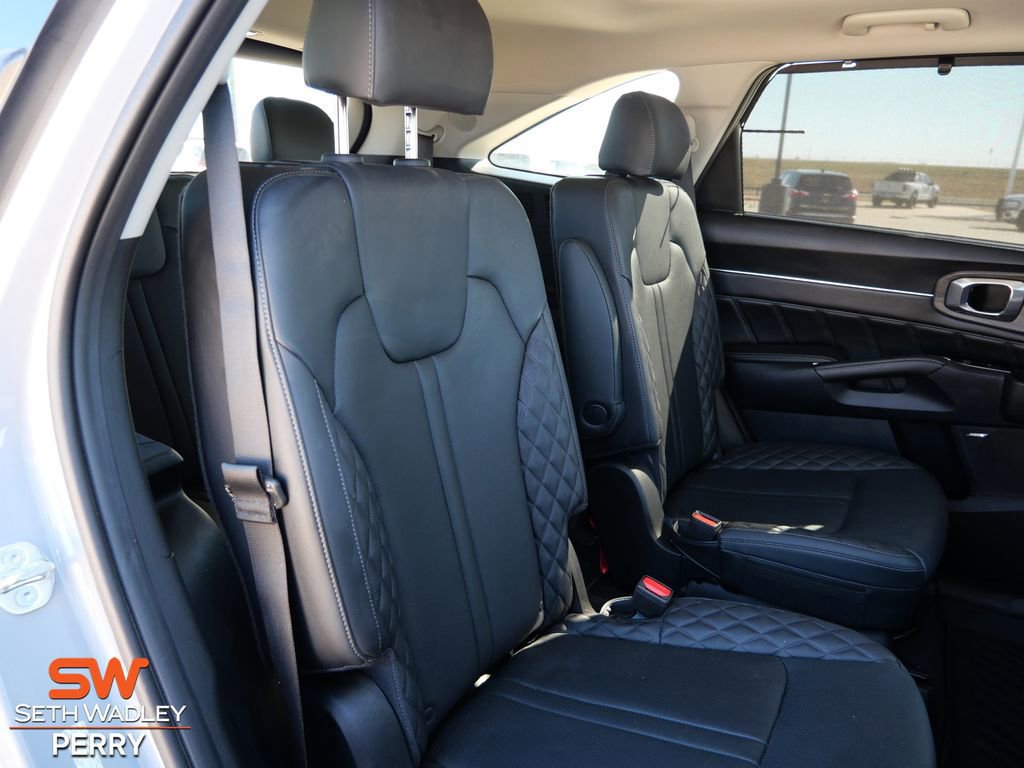 Used 2023 Kia Sorento SX Prestige image 17