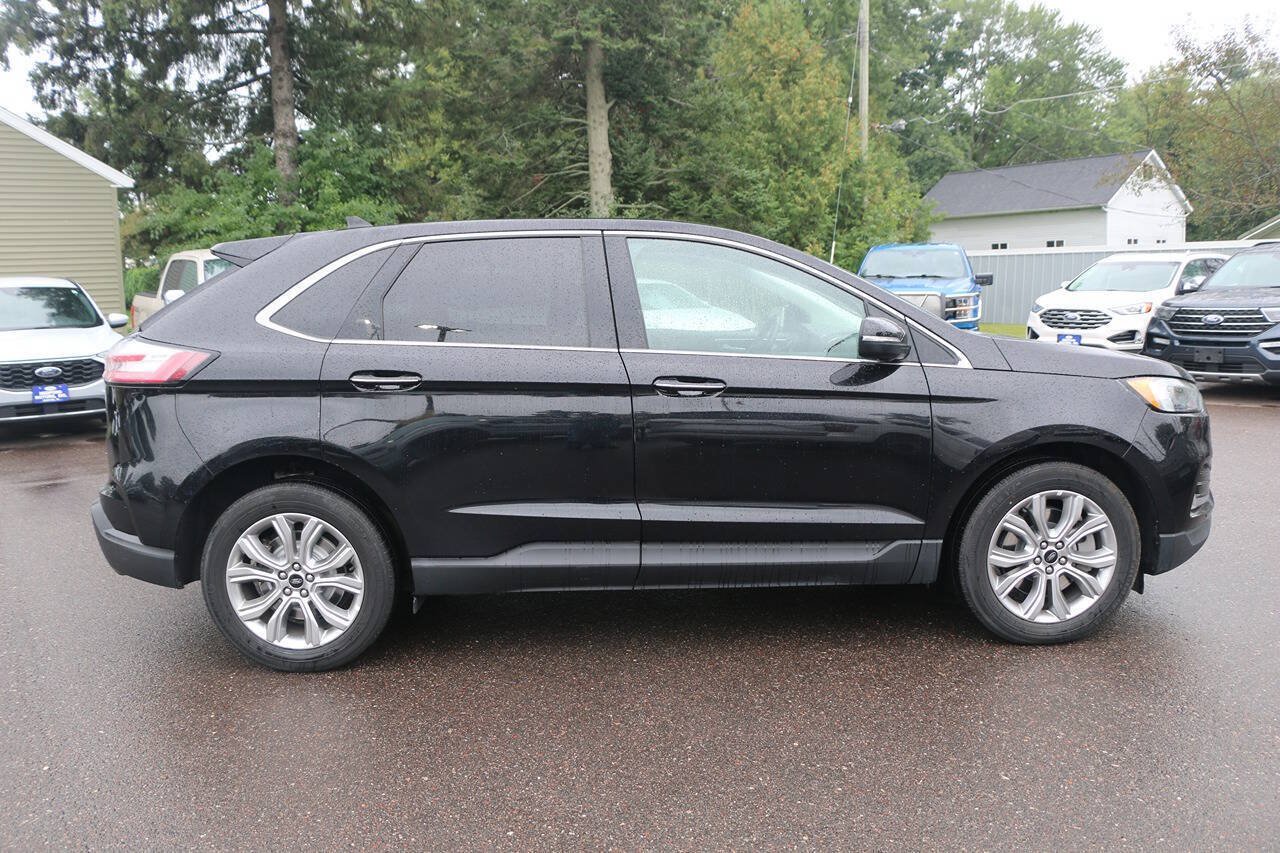 Certified 2024 Ford Edge Titanium AWD/4WD image 3