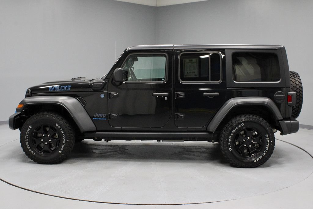 Used 2023 Jeep Wrangler Unlimited w/ Cold Weather Group AWD/4WD image 8