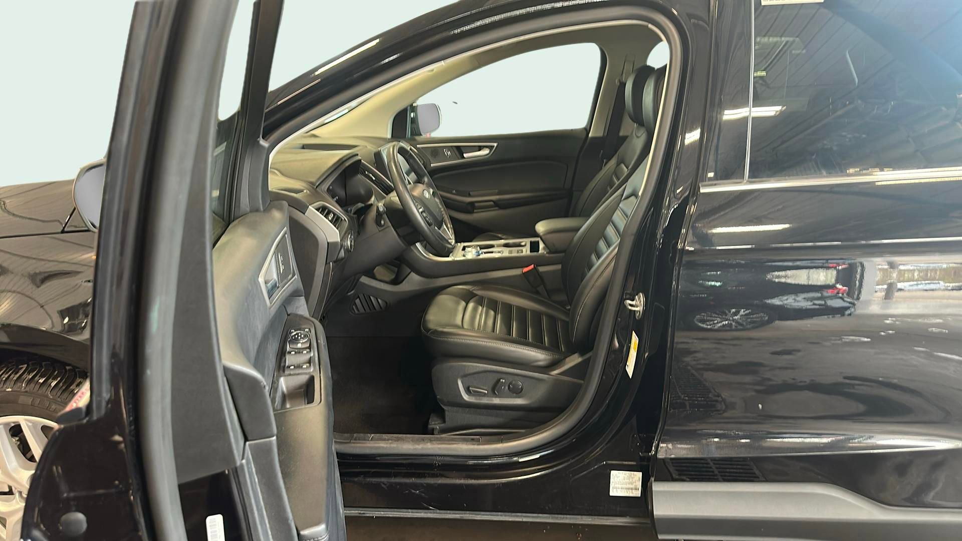 Certified 2022 Ford Edge SEL image 30