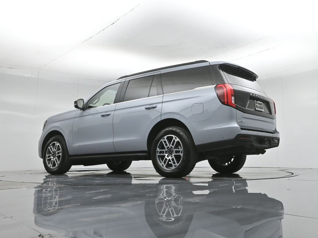 Certified 2025 Ford Expedition Active AWD/4WD image 16