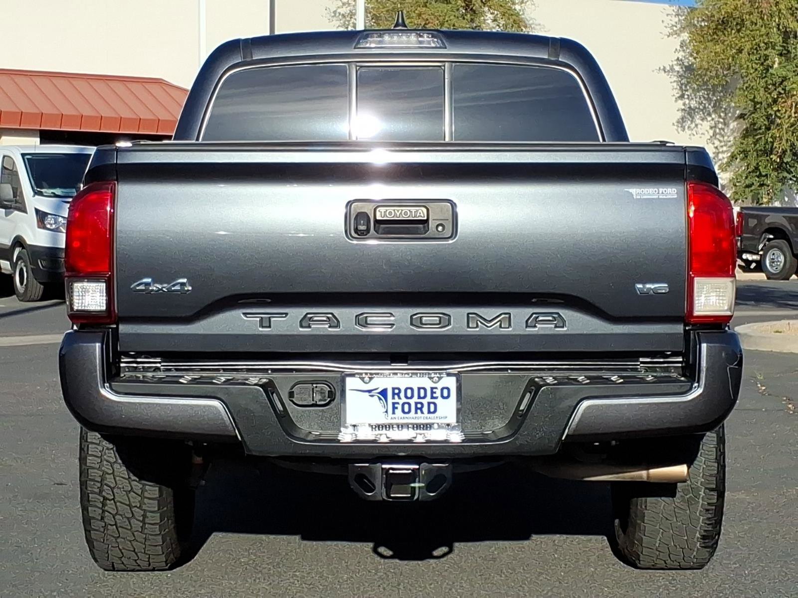 Used 2022 Toyota Tacoma SR image 3