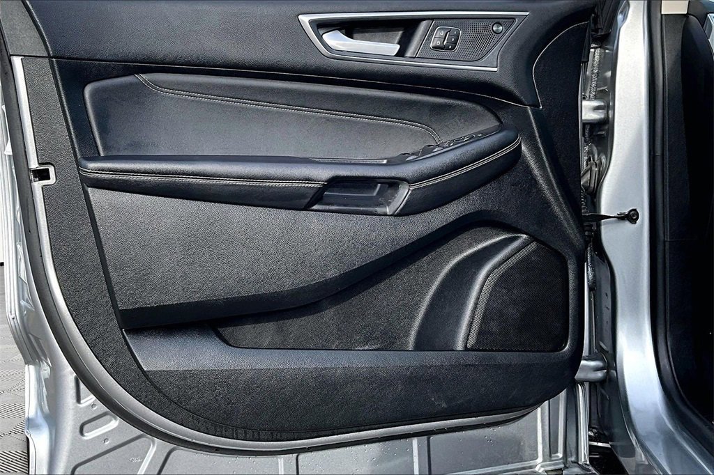 Certified 2024 Ford Edge Titanium image 23