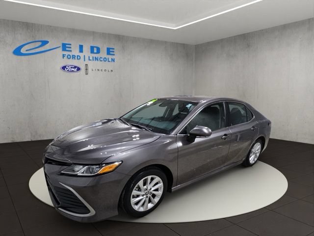 Used 2024 Toyota Camry LE FWD image 5