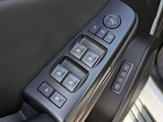 Used 2018 Chevrolet Tahoe LT image 18