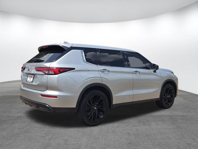 Used 2022 Mitsubishi Outlander SE FWD image 4