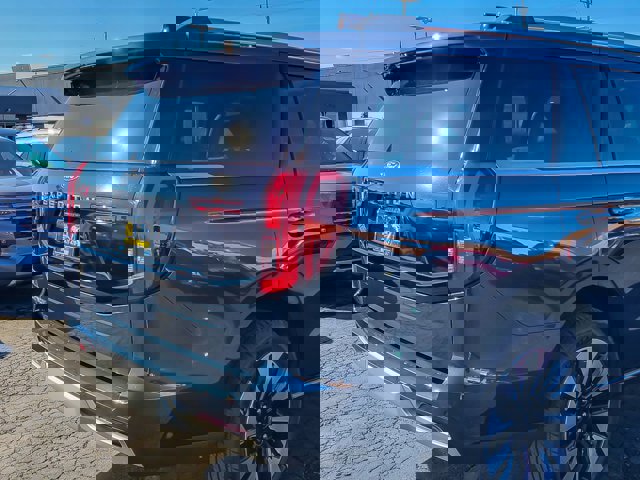 Certified 2025 Ford Expedition Platinum w/ Driver's Package image 4