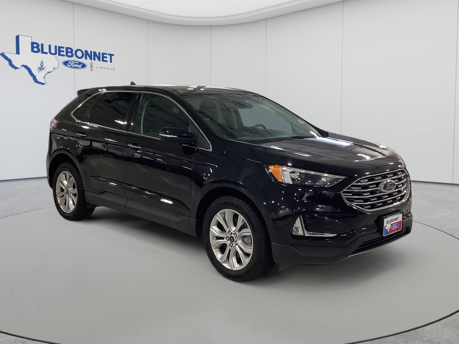 Certified 2023 Ford Edge Titanium AWD/4WD image 3