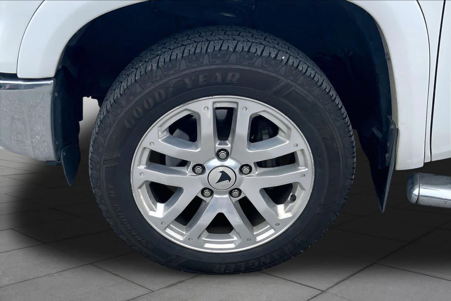 Used 2020 Toyota Tundra SR5 w/ SR5 Leather Package RWD image 11