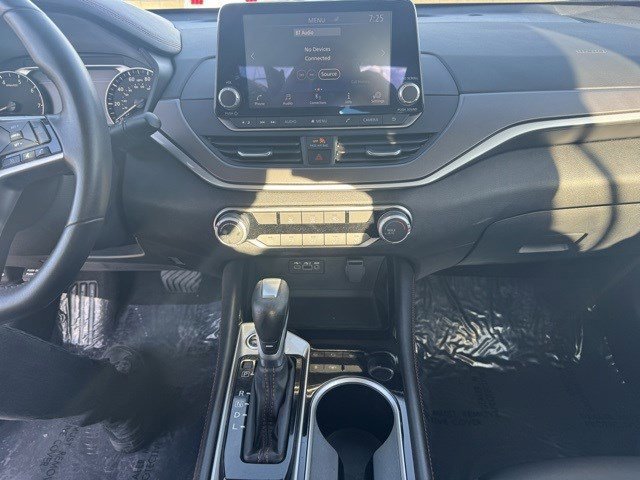 Used 2024 Nissan Altima 2.5 SR image 17