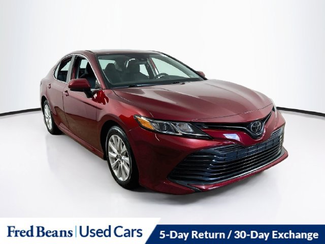 Used 2020 Toyota Camry LE FWD image 1