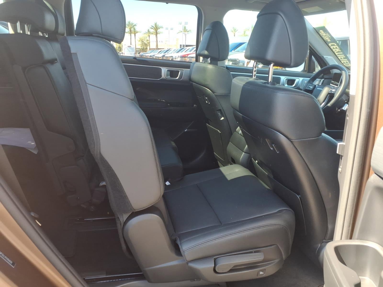 Used 2025 Hyundai Santa Fe Limited AWD/4WD image 14
