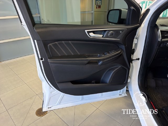 Certified 2022 Ford Edge ST w/ Equipment Group 401A AWD/4WD image 13