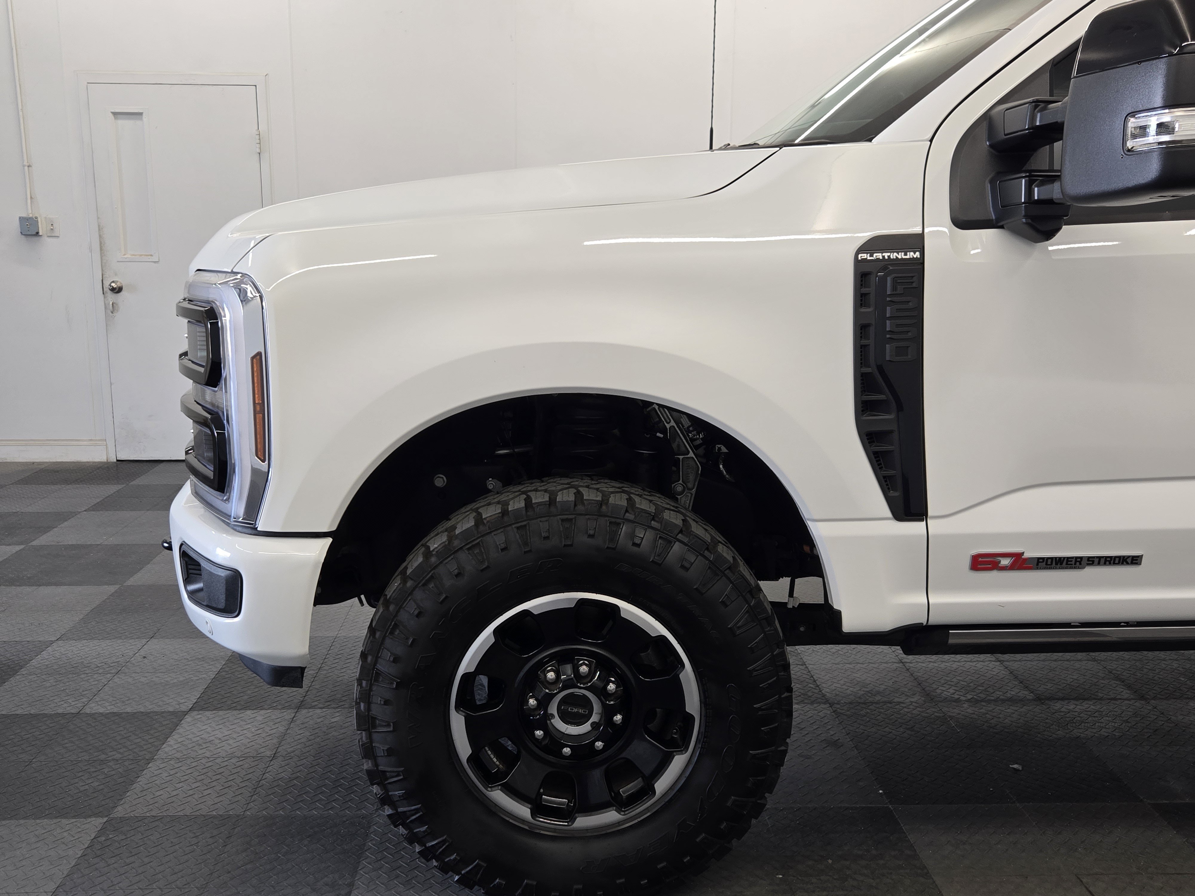 Certified 2025 Ford F250 Platinum w/ Tremor Off-Road Package AWD/4WD image 9