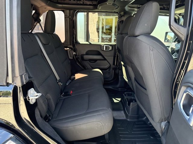 Used 2021 Jeep Wrangler Unlimited Sahara image 24