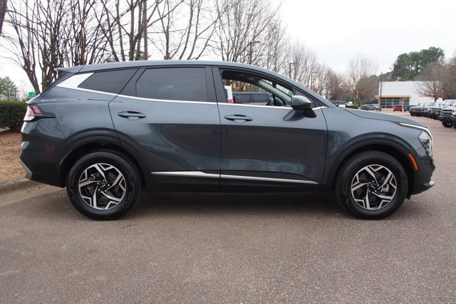 Used 2024 Kia Sportage LX image 6