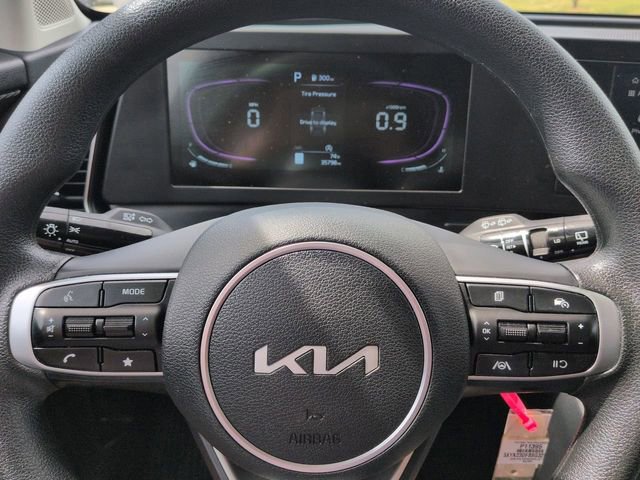 Used 2025 Kia Sportage LX FWD image 31