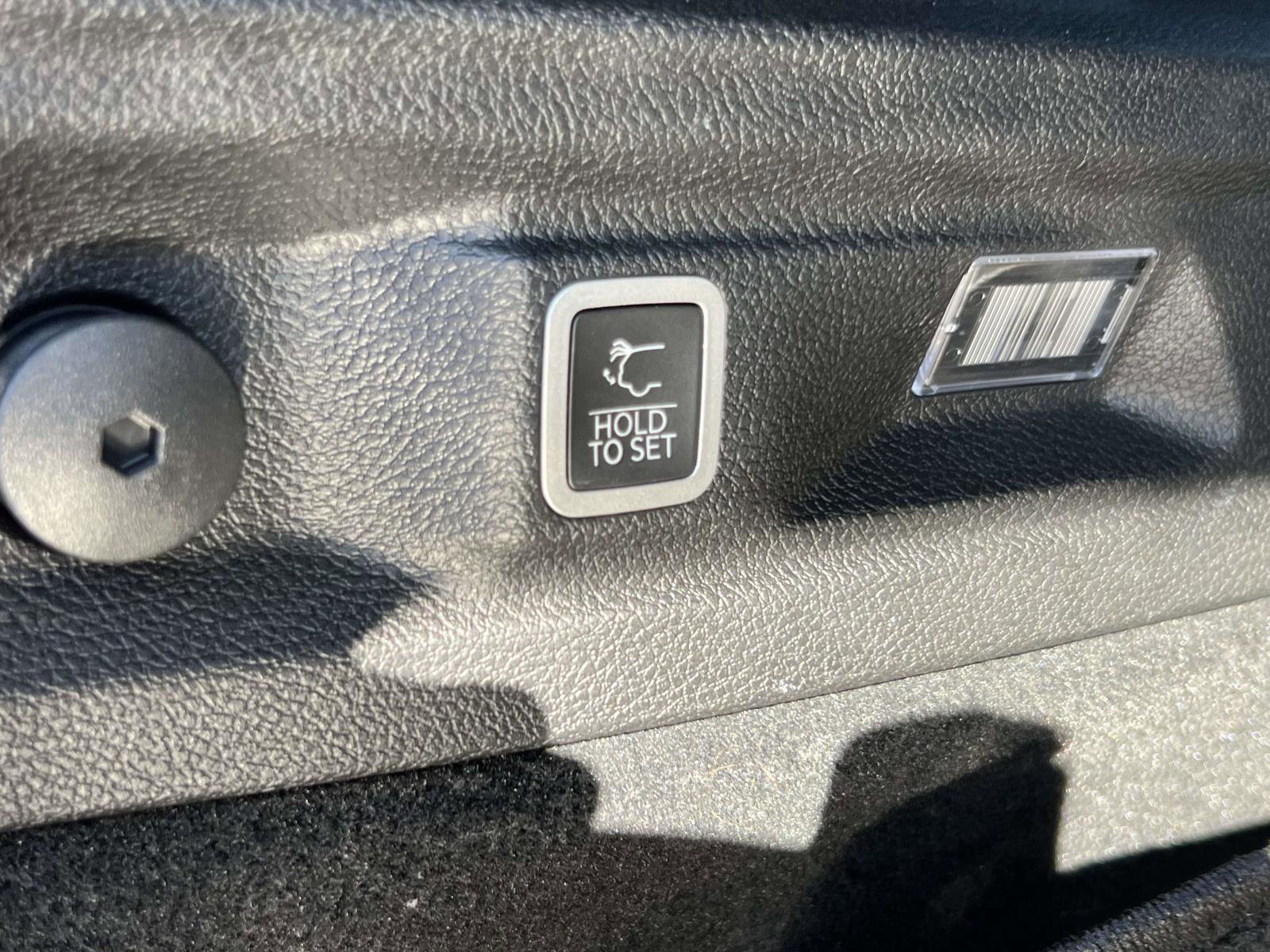 Used 2023 Jeep Grand Cherokee L Summit w/ High Altitude Package image 10