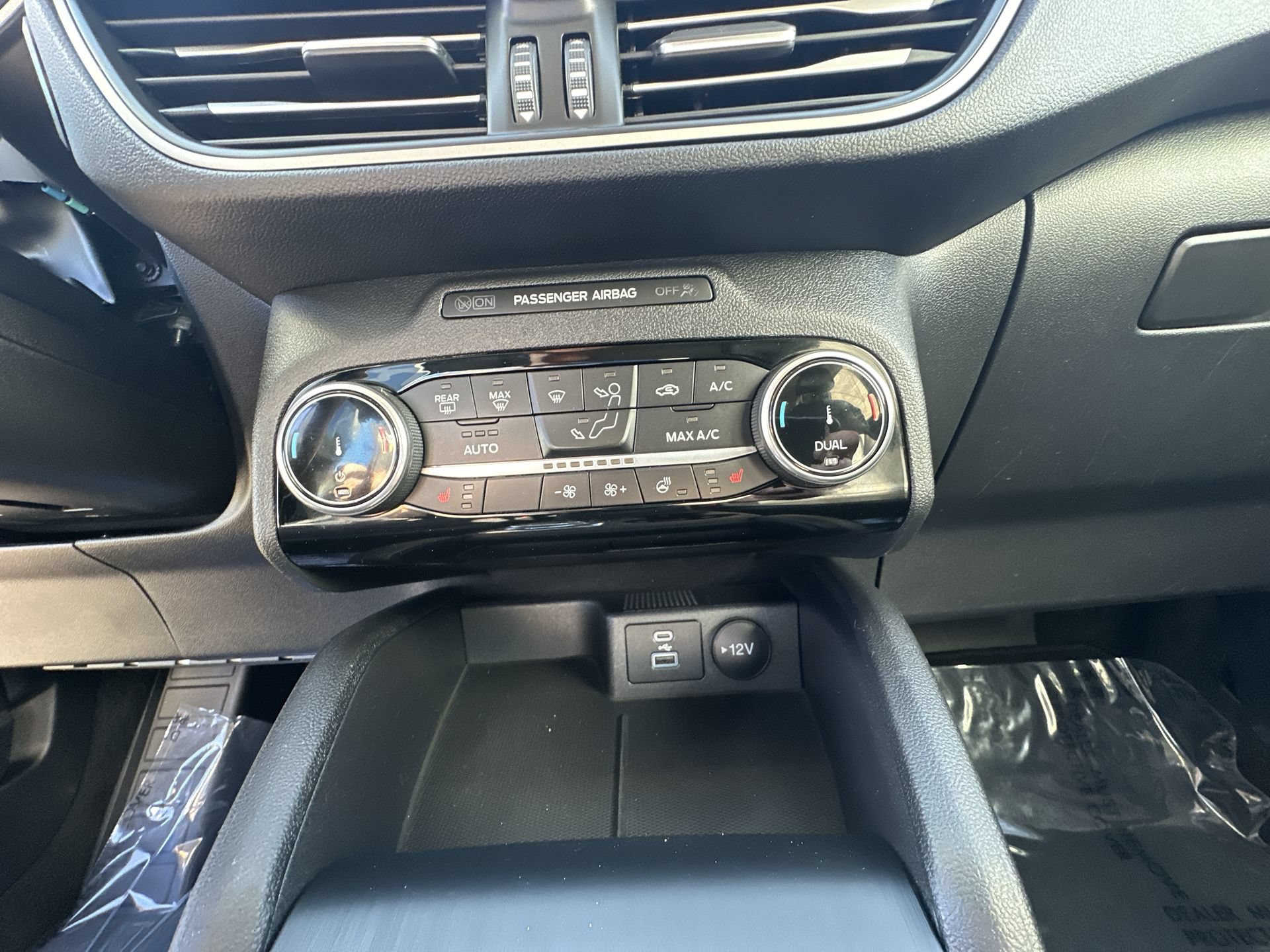 Certified 2022 Ford Escape SEL AWD/4WD image 17