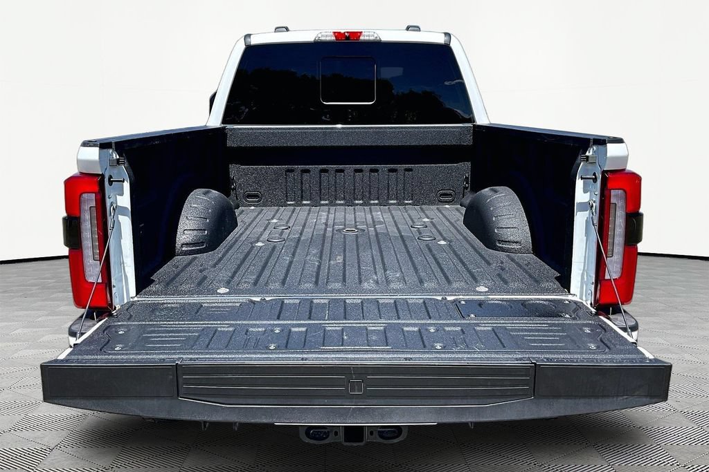 Certified 2026 Ford F250 Platinum w/ Tremor Off-Road Package AWD/4WD image 18