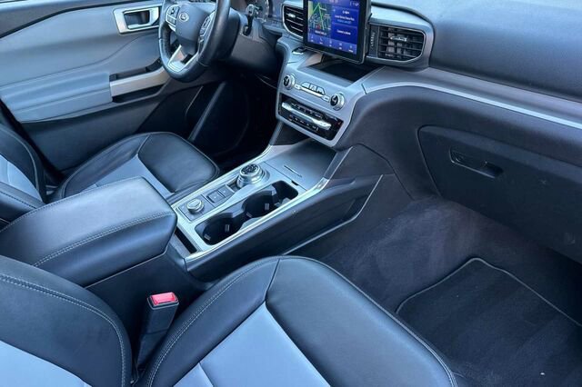 Certified 2022 Ford Explorer XLT w/ Equipment Group 202A image 14