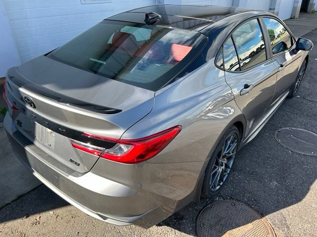 Used 2025 Toyota Camry XSE AWD/4WD image 5