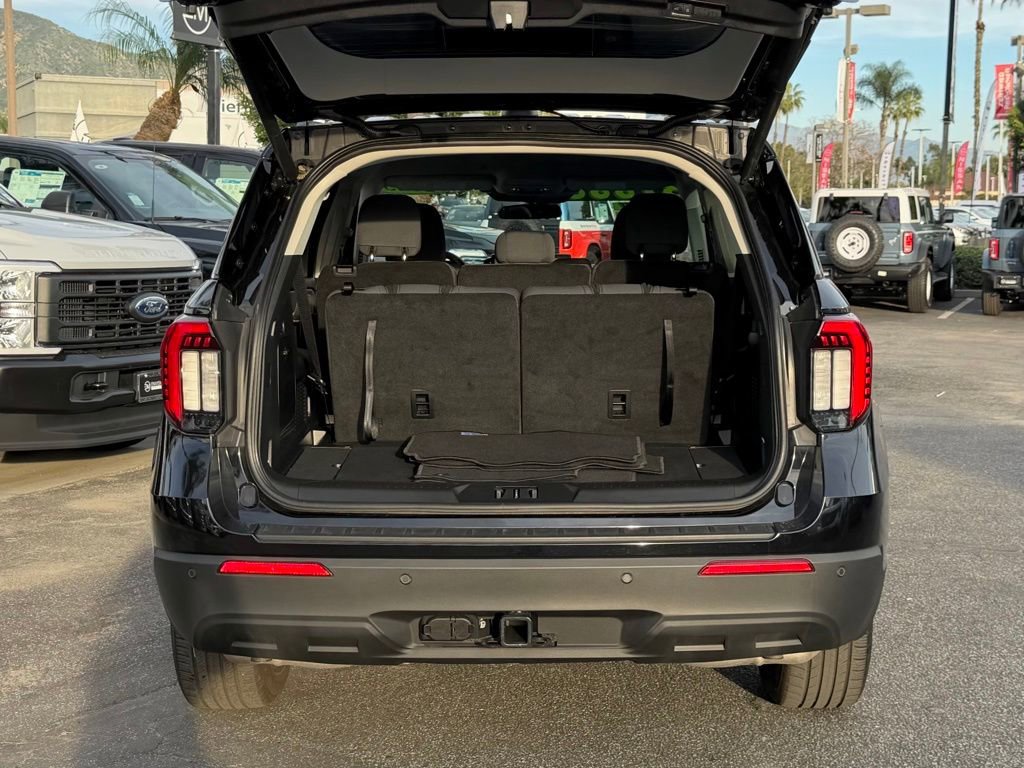 Certified 2025 Ford Explorer Active image 11