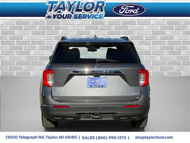Certified 2023 Ford Explorer XLT w/ Class IV Trailer Tow Package image 4