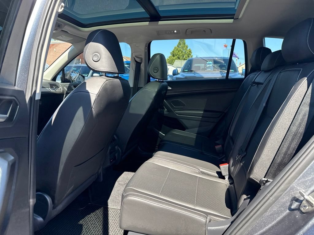 Used 2021 Volkswagen Tiguan SE w/ Panoramic Sunroof Package AWD/4WD image 15