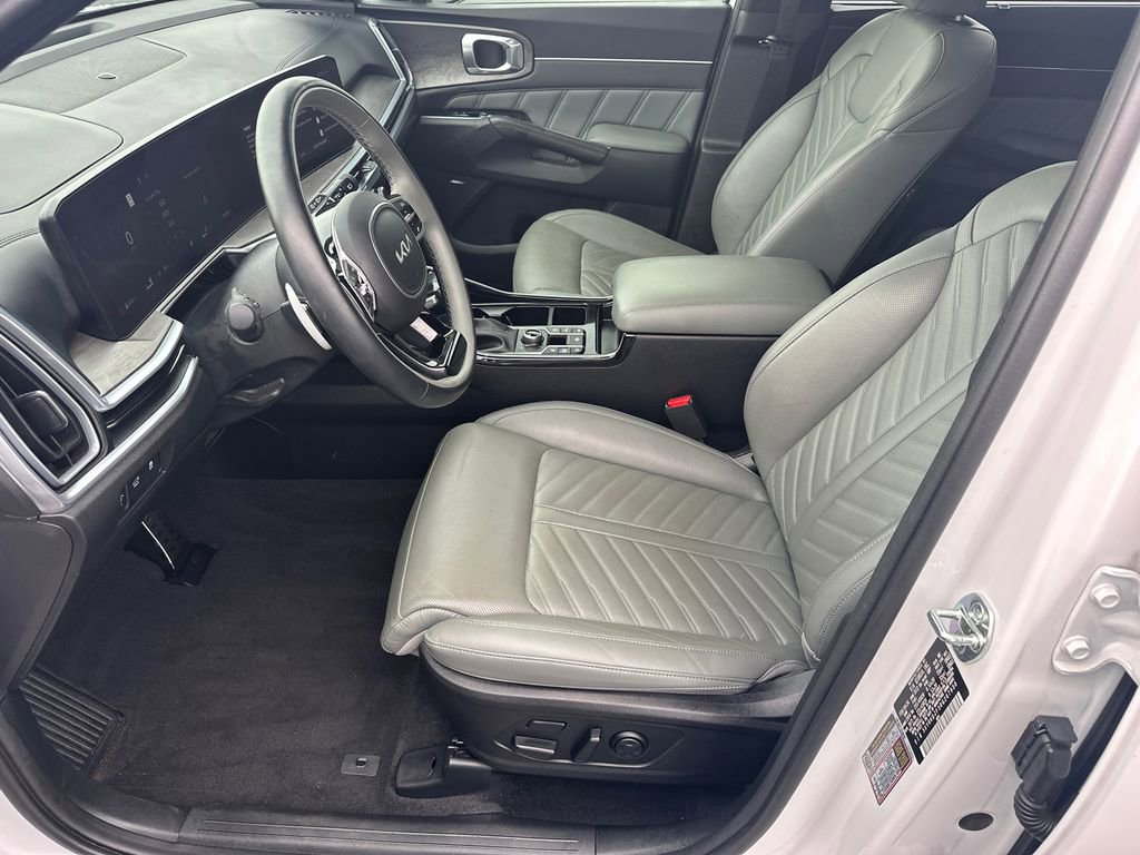 Used 2024 Kia Sorento SX Prestige w/ Sage Leather Package AWD/4WD image 9