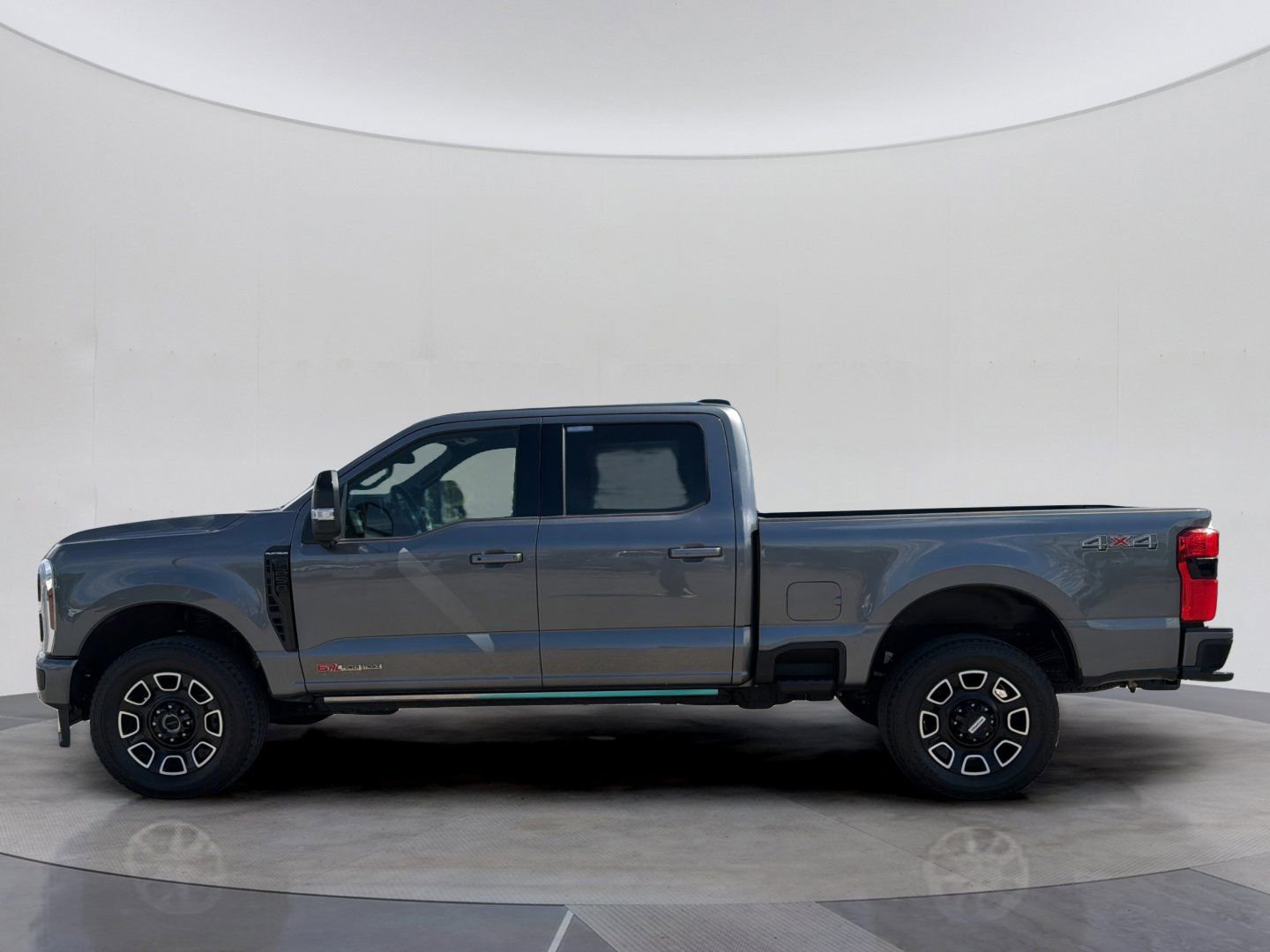 Certified 2025 Ford F250 Platinum AWD/4WD image 2