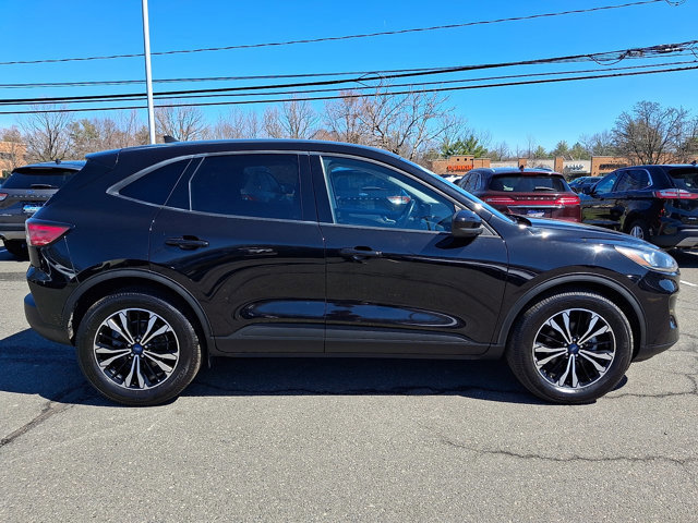 Certified 2021 Ford Escape SE w/ SE Sport Appearance Package image 3