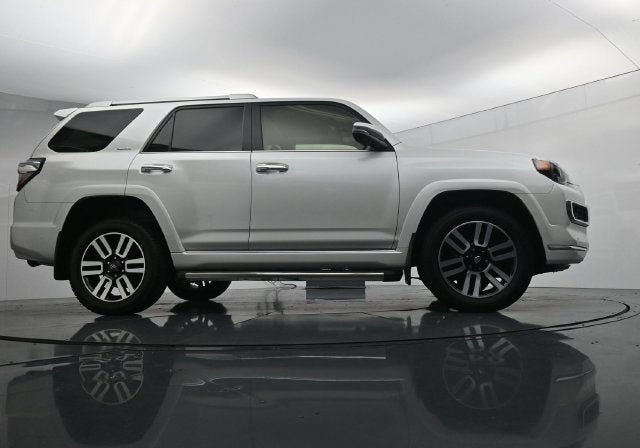 Used 2024 Toyota 4Runner Limited AWD/4WD image 44