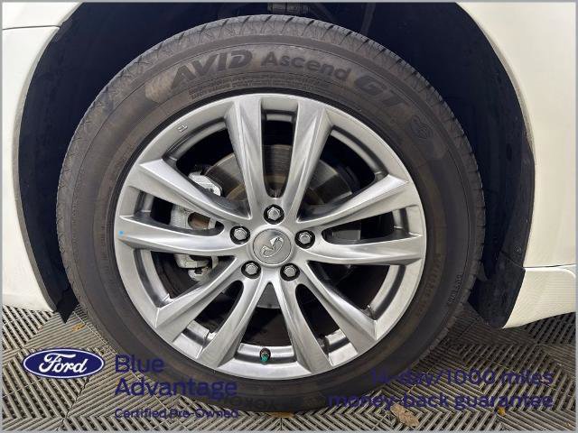 Used 2019 INFINITI Q70 Luxe image 15