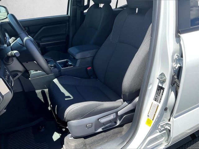 Used 2025 Toyota 4Runner SR5 AWD/4WD image 27