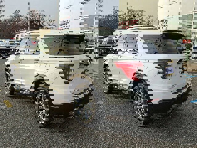Certified 2022 Ford Explorer Limited w/ Equipment Group 301A image 5