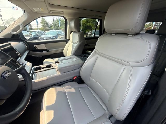 Certified 2025 Ford Expedition Active AWD/4WD image 18