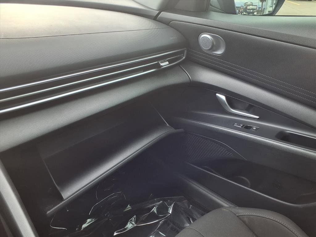 Used 2021 Hyundai Elantra SEL image 22