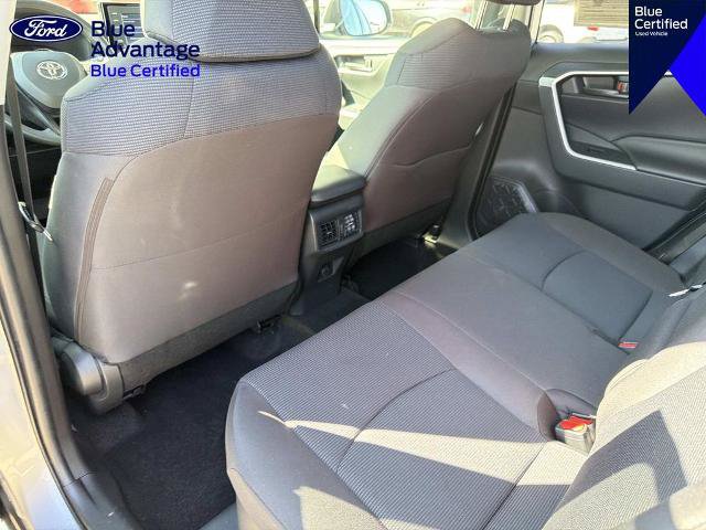 Used 2021 Toyota RAV4 LE AWD/4WD image 12
