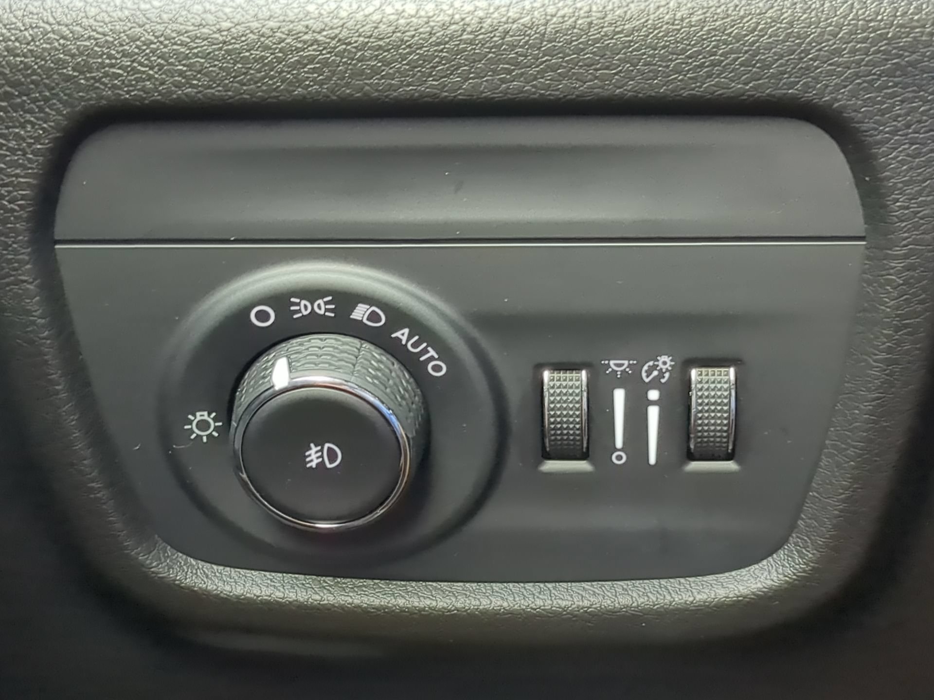 Used 2023 Jeep Grand Cherokee Limited w/ Luxury Tech Group II AWD/4WD image 65